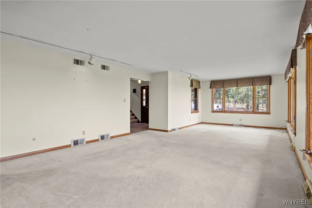 6401 Boston Ridge Road, Orchard Park, New York 141, Orchard Park, New York 14127, 3 Bedrooms Bedrooms, 8 Rooms Rooms,2 BathroomsBathrooms,Residential,Closed,6401 Boston Ridge Road, Orchard Park, New York 141,B1606265