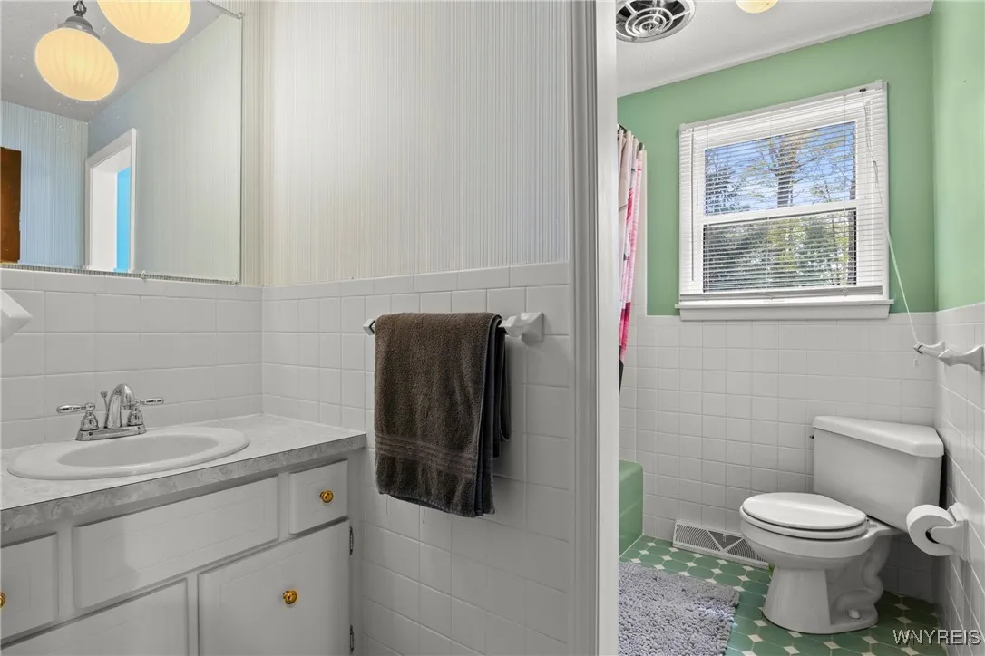 6401 Boston Ridge Road, Orchard Park, New York 141, Orchard Park, New York 14127, 3 Bedrooms Bedrooms, 8 Rooms Rooms,2 BathroomsBathrooms,Residential,Closed,6401 Boston Ridge Road, Orchard Park, New York 141,B1606265