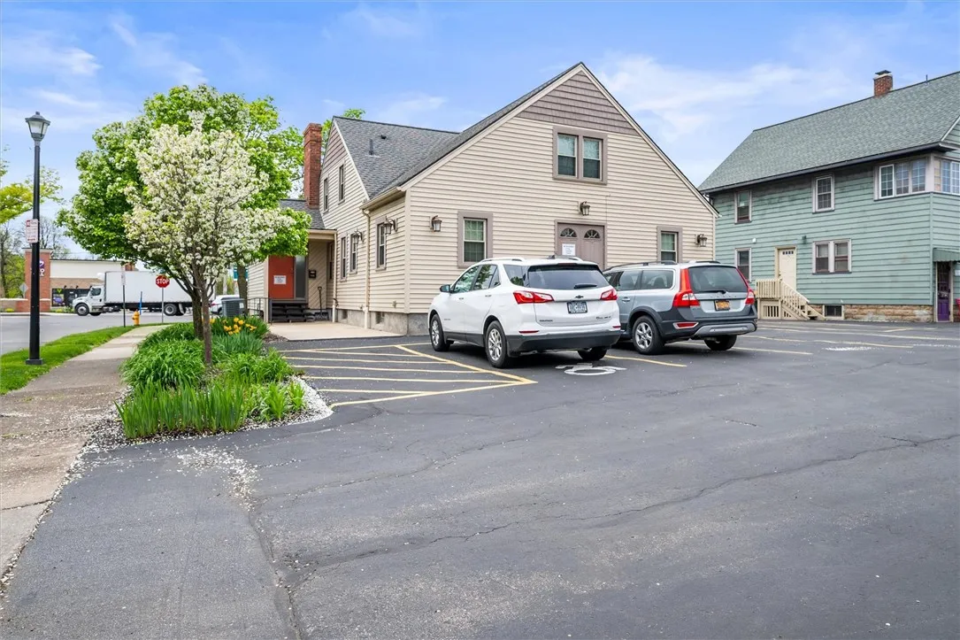 1722 Mount Hope Avenue, Rochester, New York 14620, Rochester, New York 14620, ,Commercial Lease,Closed,1722 Mount Hope Avenue, Rochester, New York 14620,0,R1606148