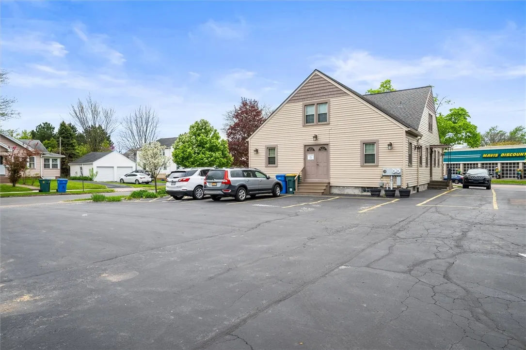 1722 Mount Hope Avenue, Rochester, New York 14620, Rochester, New York 14620, ,Commercial Lease,Closed,1722 Mount Hope Avenue, Rochester, New York 14620,0,R1606148