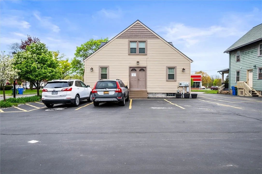 1722 Mount Hope Avenue, Rochester, New York 14620, Rochester, New York 14620, ,Commercial Lease,Closed,1722 Mount Hope Avenue, Rochester, New York 14620,0,R1606148