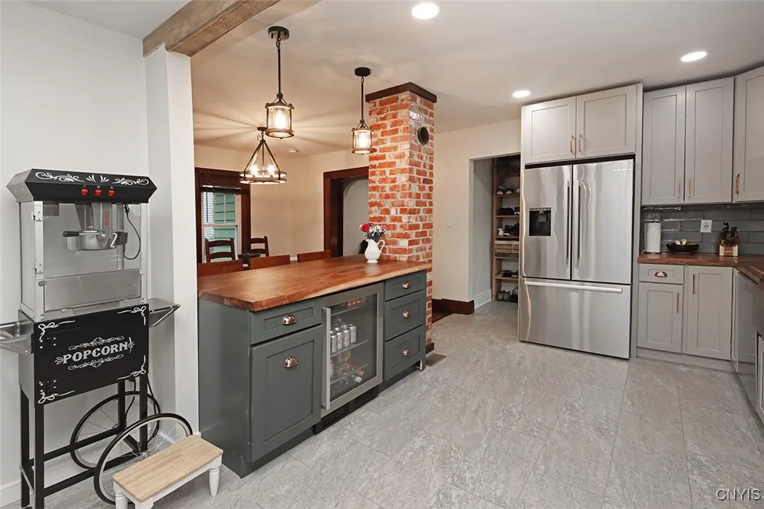 202 Cornwall Drive, Dewitt, New York 13214, De Witt, New York 13214, 4 Bedrooms Bedrooms, 9 Rooms Rooms,3 BathroomsBathrooms,Residential,Closed,202 Cornwall Drive, Dewitt, New York 13214,0,S1605469