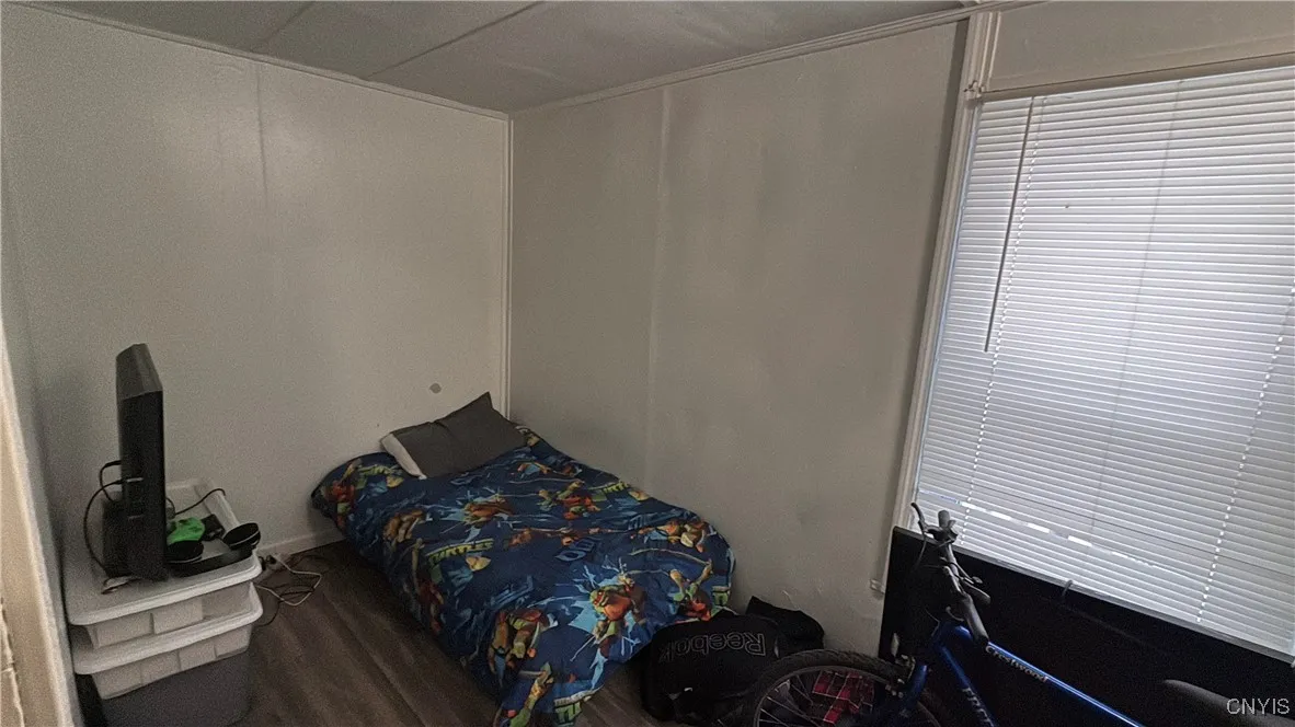 Apt 1