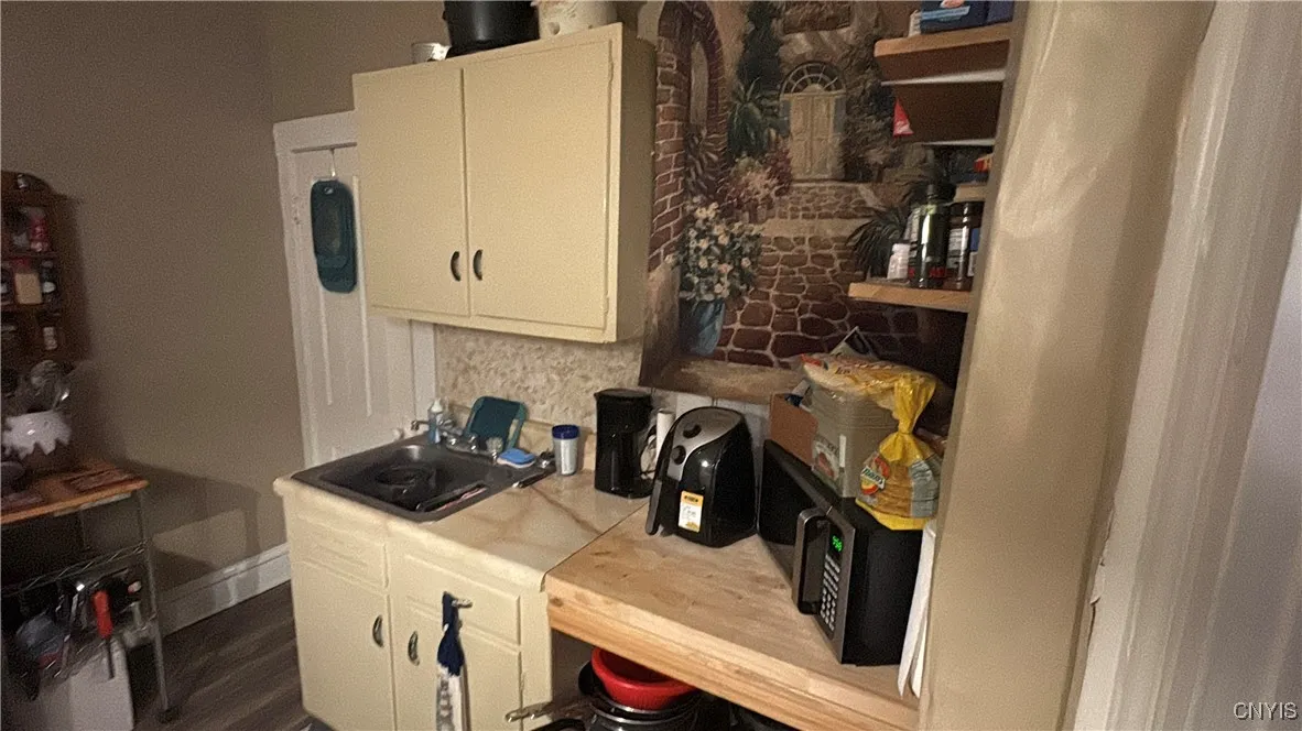 Apt 2