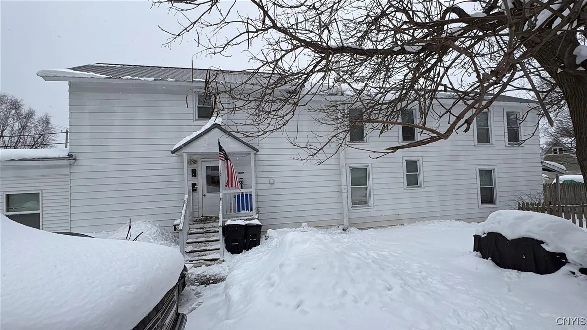 7 South 4th Street, Fulton, New York 13069, Fulton, New York 13069, 3 Bedrooms Bedrooms, ,4 BathroomsBathrooms,Residential,Closed,7 South 4th Street, Fulton, New York 13069,0,S1605905