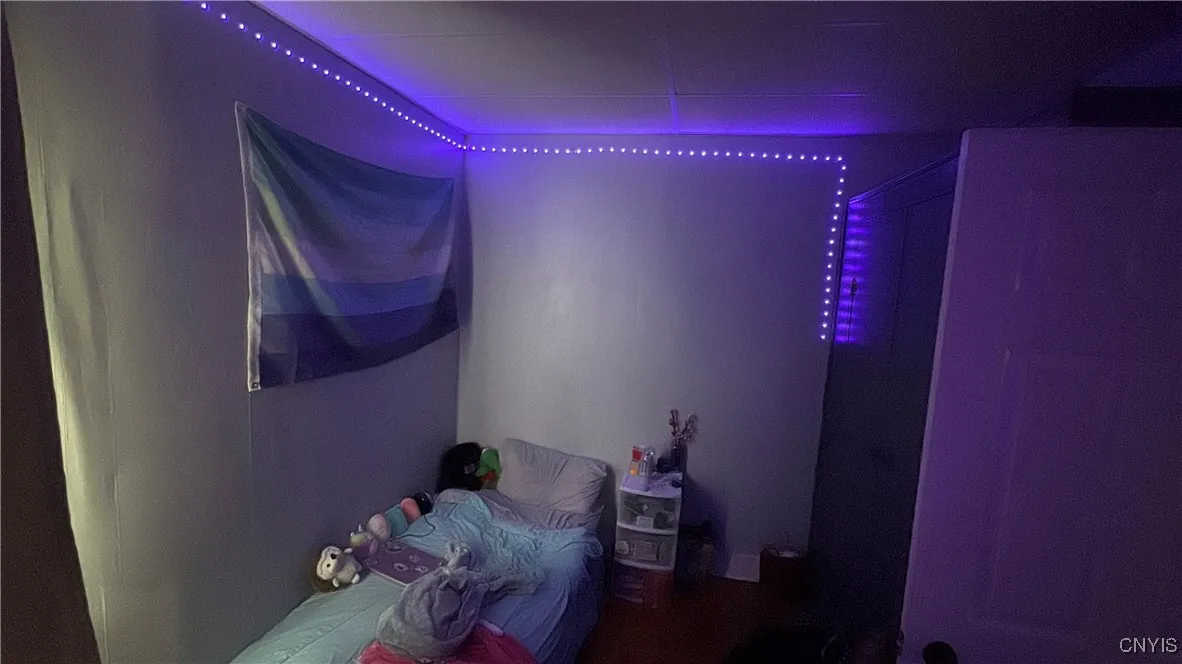Apt 1
