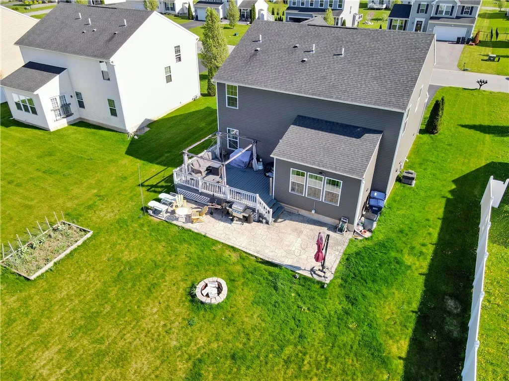 220 Elmcrest Rise, Henrietta, New York 14586, Henrietta, New York 14586, 4 Bedrooms Bedrooms, 12 Rooms Rooms,3 BathroomsBathrooms,Residential,Closed,220 Elmcrest Rise, Henrietta, New York 14586,0,R1606456