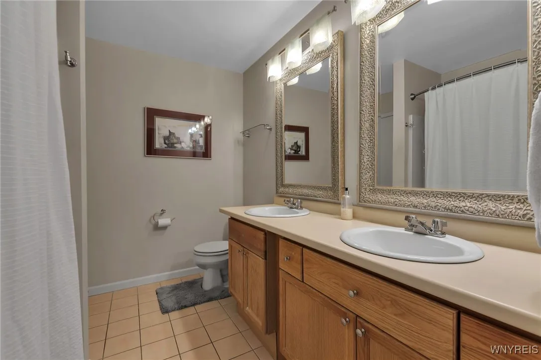 2nd Floor Full Bath
