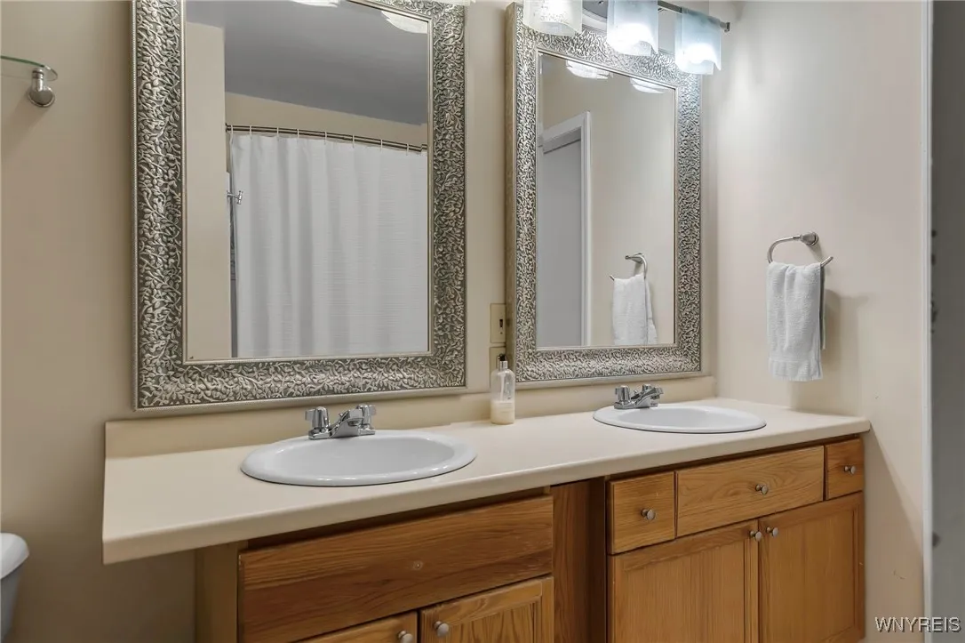 2nd Floor Full Bath