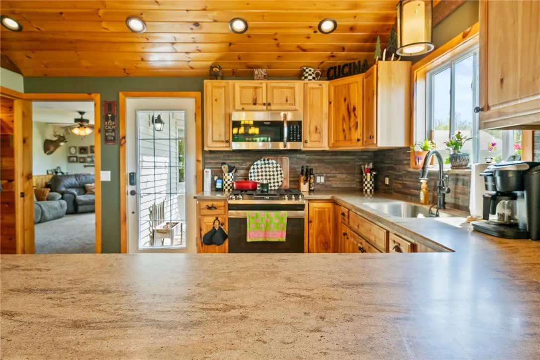 637 Hahnel Road, Varick, New York 14541, Varick, New York 14541, 3 Bedrooms Bedrooms, 11 Rooms Rooms,2 BathroomsBathrooms,Residential,For Sale,637 Hahnel Road, Varick, New York 14541,R1604346