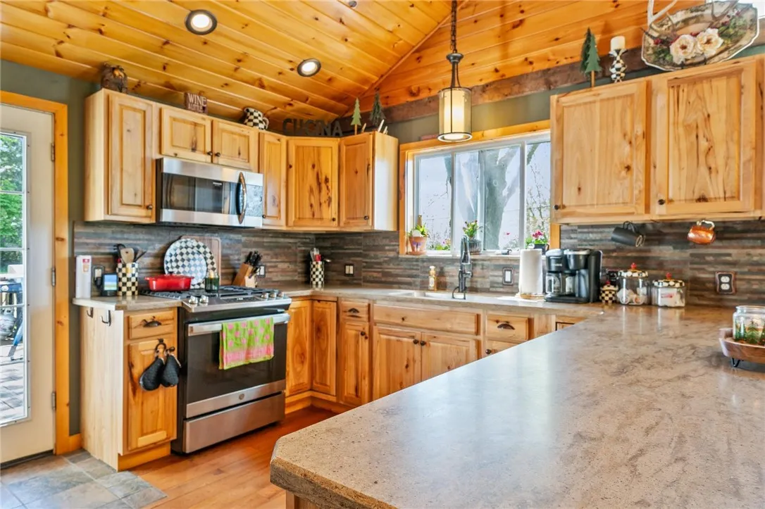 637 Hahnel Road, Varick, New York 14541, Varick, New York 14541, 3 Bedrooms Bedrooms, 11 Rooms Rooms,2 BathroomsBathrooms,Residential,For Sale,637 Hahnel Road, Varick, New York 14541,R1604346