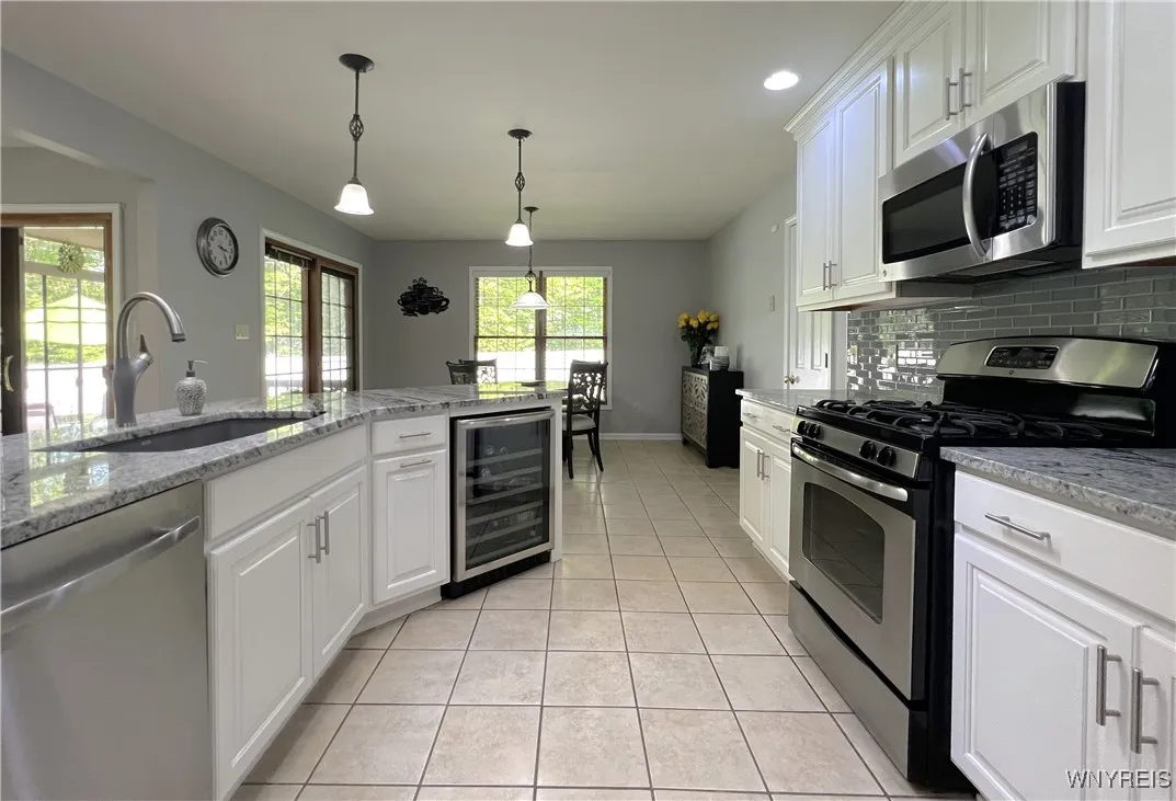13272 Maple Ridge, Alden, New York 14004, Alden, New York 14004, 3 Bedrooms Bedrooms, 9 Rooms Rooms,2 BathroomsBathrooms,Residential,Closed,13272 Maple Ridge, Alden, New York 14004,B1606479
