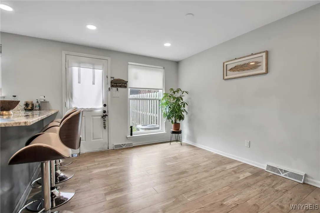 204 Wedgewood Drive, Amherst, New York 14221, Amherst, New York 14221, 2 Bedrooms Bedrooms, 6 Rooms Rooms,2 BathroomsBathrooms,Residential,Closed,204 Wedgewood Drive, Amherst, New York 14221,B1606061