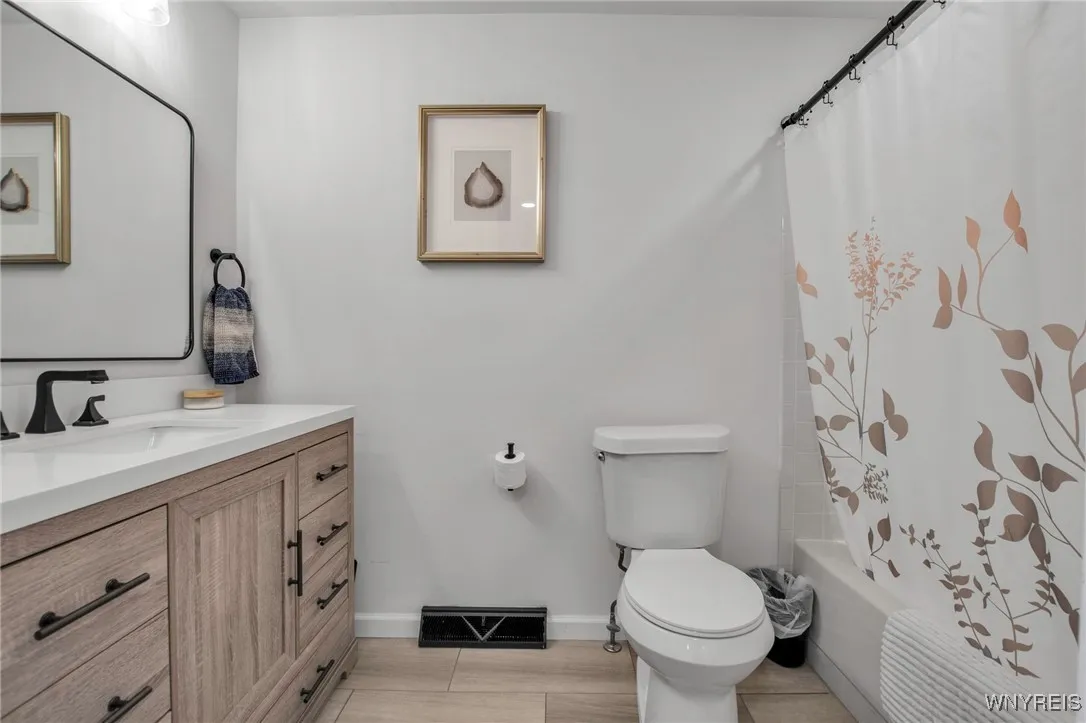 204 Wedgewood Drive, Amherst, New York 14221, Amherst, New York 14221, 2 Bedrooms Bedrooms, 6 Rooms Rooms,2 BathroomsBathrooms,Residential,Closed,204 Wedgewood Drive, Amherst, New York 14221,B1606061