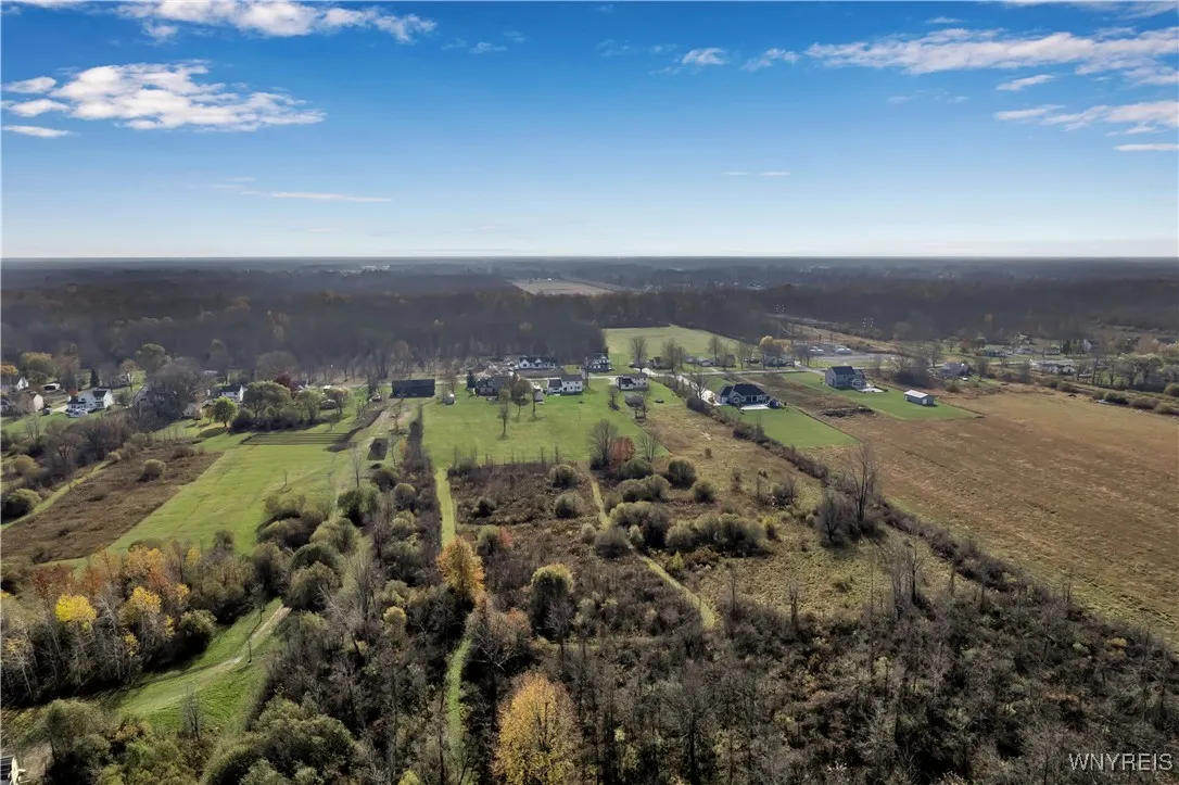 5263 Oakwood Drive, Pendleton, New York 14120, Pendleton, New York 14120, 4 Bedrooms Bedrooms, 11 Rooms Rooms,2 BathroomsBathrooms,Residential,Closed,5263 Oakwood Drive, Pendleton, New York 14120,B1606203