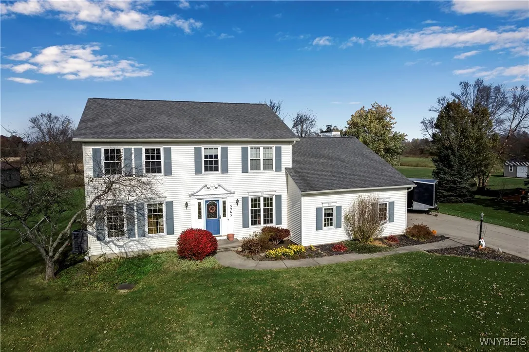 5263 Oakwood Drive, Pendleton, New York 14120, Pendleton, New York 14120, 4 Bedrooms Bedrooms, 11 Rooms Rooms,2 BathroomsBathrooms,Residential,Closed,5263 Oakwood Drive, Pendleton, New York 14120,B1606203