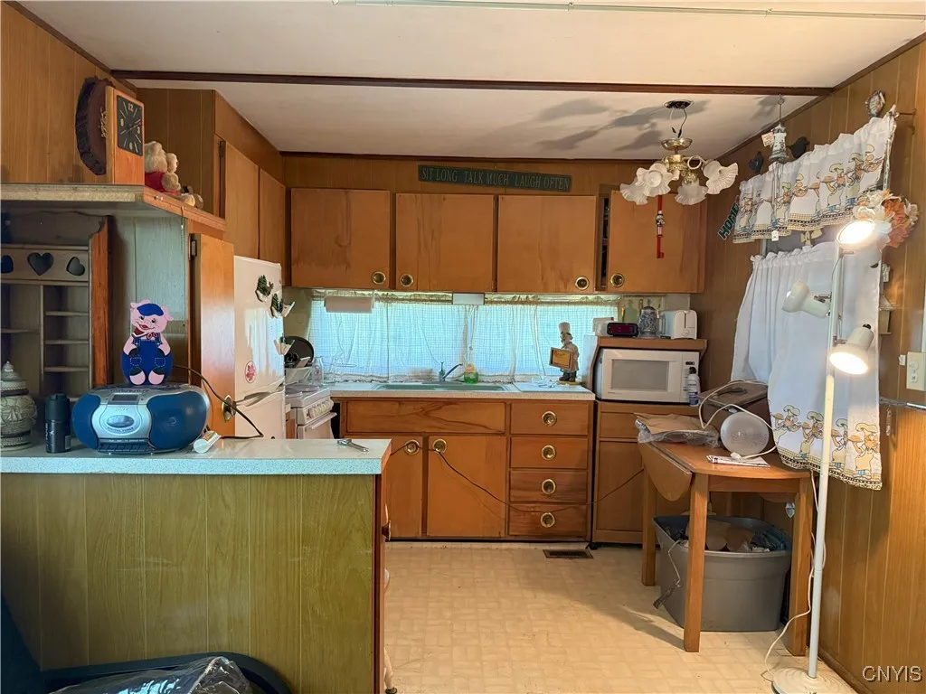 9985 Briggs Road, Remsen, New York 13438, Remsen, New York 13438, 5 Rooms Rooms,Residential,For Sale,9985 Briggs Road, Remsen, New York 13438,S1606457