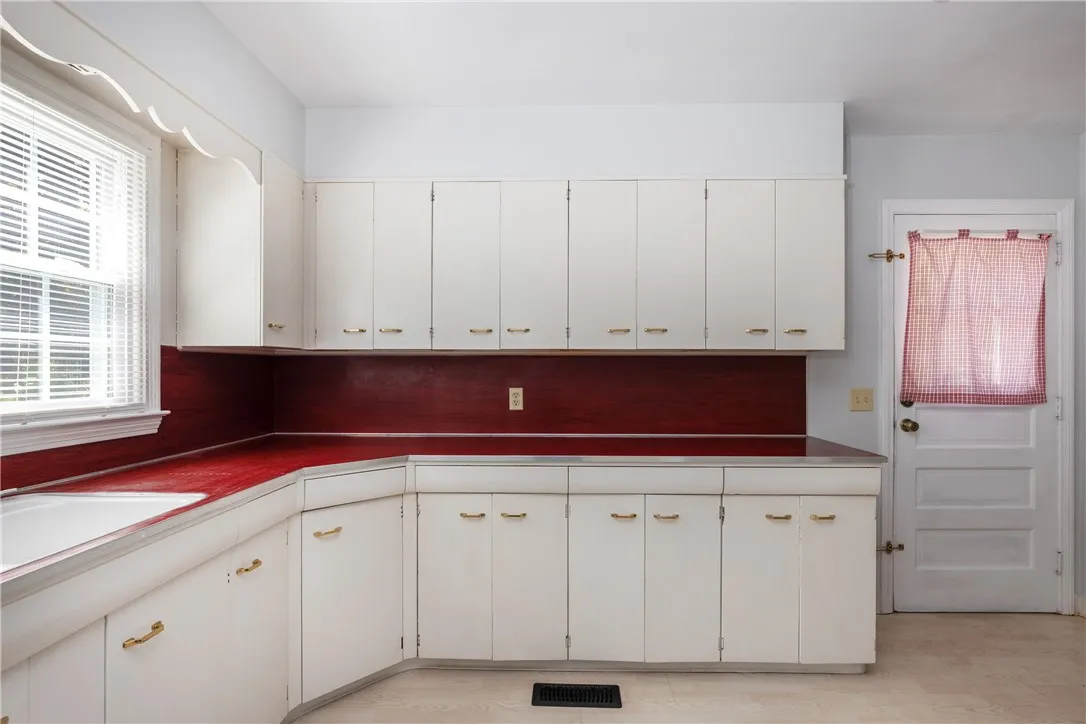 71 Dalrymple Avenue, Southport, New York 14871, Southport, New York 14871, 1 Bedroom Bedrooms, 6 Rooms Rooms,1 BathroomBathrooms,Residential,Closed,71 Dalrymple Avenue, Southport, New York 14871,R1606571