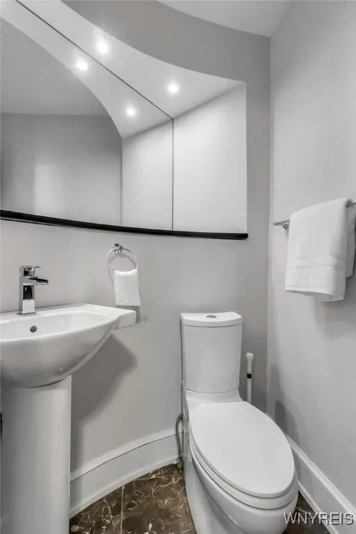 800 West Ferry Street 9d, Buffalo, New York 14222, Buffalo, New York 14222, 2 Bedrooms Bedrooms, 5 Rooms Rooms,2 BathroomsBathrooms,Residential,Closed,800 West Ferry Street 9d, Buffalo, New York 14222,0,B1606442