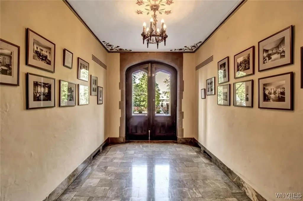 800 West Ferry Street 9d, Buffalo, New York 14222, Buffalo, New York 14222, 2 Bedrooms Bedrooms, 5 Rooms Rooms,2 BathroomsBathrooms,Residential,Closed,800 West Ferry Street 9d, Buffalo, New York 14222,0,B1606442