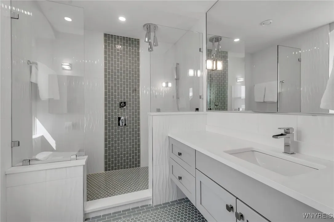 800 West Ferry Street 9d, Buffalo, New York 14222, Buffalo, New York 14222, 2 Bedrooms Bedrooms, 5 Rooms Rooms,2 BathroomsBathrooms,Residential,Closed,800 West Ferry Street 9d, Buffalo, New York 14222,0,B1606442
