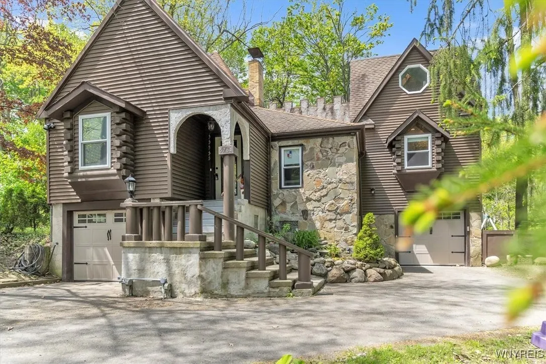 5764 Mckinley Parkway, Hamburg, New York 14075, Hamburg, New York 14075, 3 Bedrooms Bedrooms, 8 Rooms Rooms,3 BathroomsBathrooms,Residential,Closed,5764 Mckinley Parkway, Hamburg, New York 14075,0,B1601737