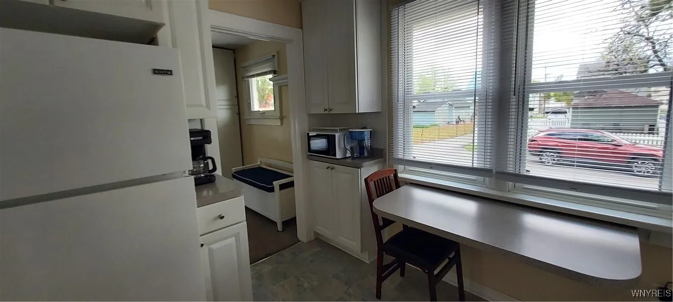 Breakfast bar