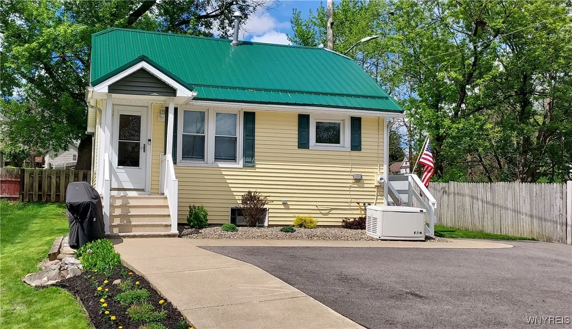 72 Ebenezer Drive Rear, West Seneca, New York 1422, West Seneca, New York 14224, 1 Bedroom Bedrooms, 3 Rooms Rooms,1 BathroomBathrooms,Residential,Closed,72 Ebenezer Drive Rear, West Seneca, New York 1422,0,B1606325