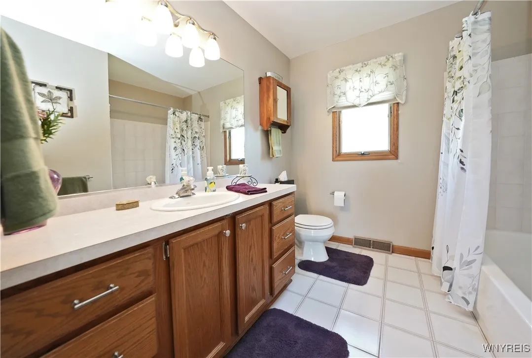 92 Summershade Court, Amherst, New York 14051, Amherst, New York 14051, 4 Bedrooms Bedrooms, 9 Rooms Rooms,2 BathroomsBathrooms,Residential,Closed,92 Summershade Court, Amherst, New York 14051,0,B1606368