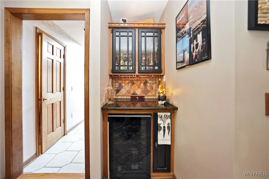 92 Summershade Court, Amherst, New York 14051, Amherst, New York 14051, 4 Bedrooms Bedrooms, 9 Rooms Rooms,2 BathroomsBathrooms,Residential,Closed,92 Summershade Court, Amherst, New York 14051,0,B1606368