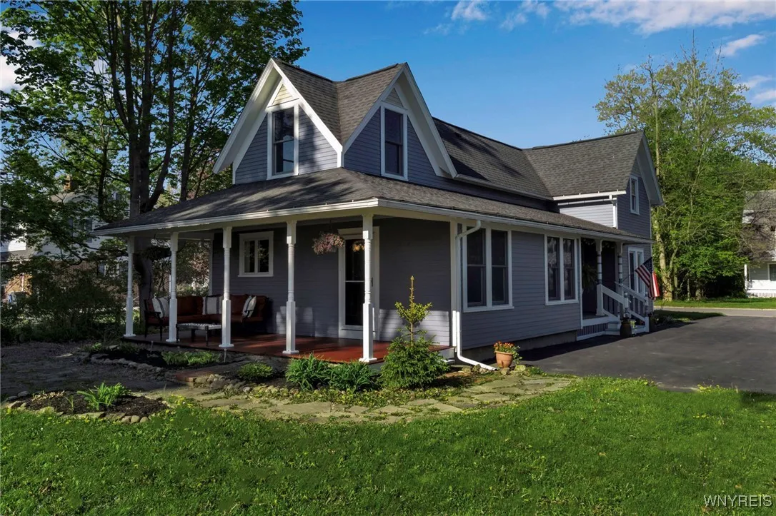 260 South Grove Street, Aurora, New York 14052, Aurora, New York 14052, 4 Bedrooms Bedrooms, 8 Rooms Rooms,2 BathroomsBathrooms,Residential,Closed,260 South Grove Street, Aurora, New York 14052,0,B1606390