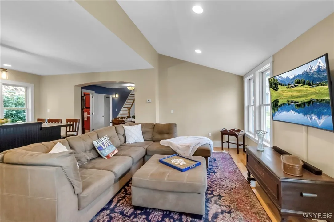 260 South Grove Street, Aurora, New York 14052, Aurora, New York 14052, 4 Bedrooms Bedrooms, 8 Rooms Rooms,2 BathroomsBathrooms,Residential,Closed,260 South Grove Street, Aurora, New York 14052,0,B1606390