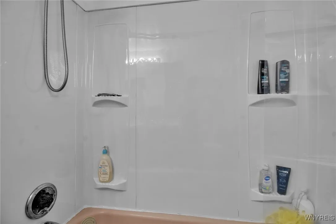 620 69th Street, Niagara Falls, New York 14304, Niagara Falls, New York 14304, 3 Bedrooms Bedrooms, 6 Rooms Rooms,1 BathroomBathrooms,Residential,Closed,620 69th Street, Niagara Falls, New York 14304,B1605579