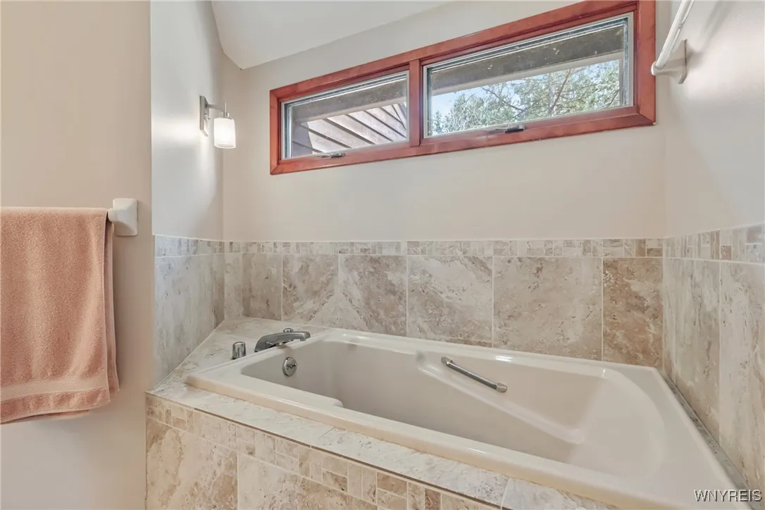 88 Breezewood, Amherst, New York 14051, Amherst, New York 14051, 3 Bedrooms Bedrooms, 6 Rooms Rooms,2 BathroomsBathrooms,Residential,For Sale,88 Breezewood, Amherst, New York 14051,B1606558
