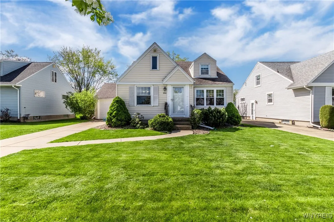 204 Briarhurst Drive, Tonawanda-town, New York 141, Tonawanda, New York 14150, 3 Bedrooms Bedrooms, 6 Rooms Rooms,2 BathroomsBathrooms,Residential,Closed,204 Briarhurst Drive, Tonawanda-town, New York 141,0,B1606534