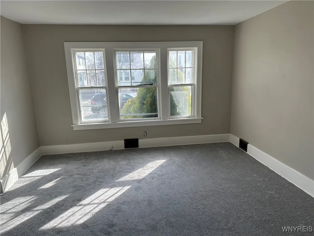 Lower unit - living room