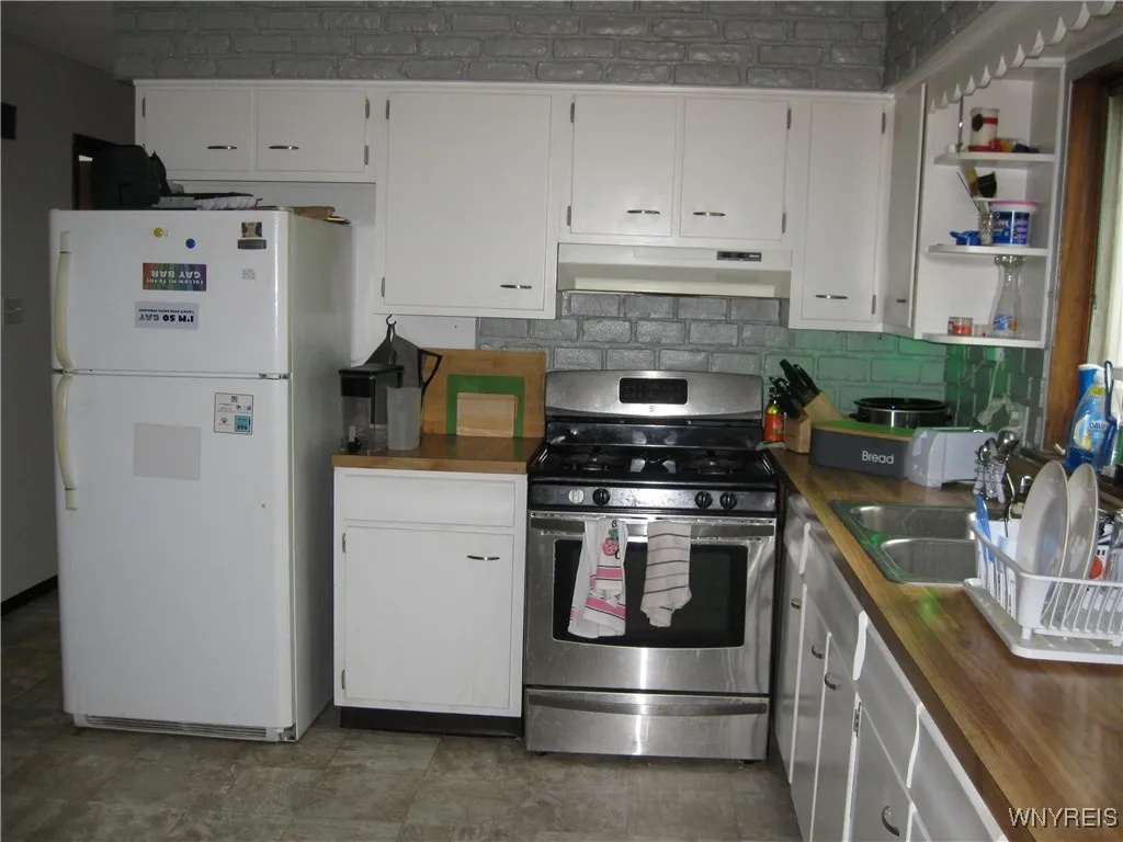 26 Teresa Place, Buffalo, New York 14210, Buffalo, New York 14210, 6 Bedrooms Bedrooms, ,2 BathroomsBathrooms,Residential,Closed,26 Teresa Place, Buffalo, New York 14210,B1606046