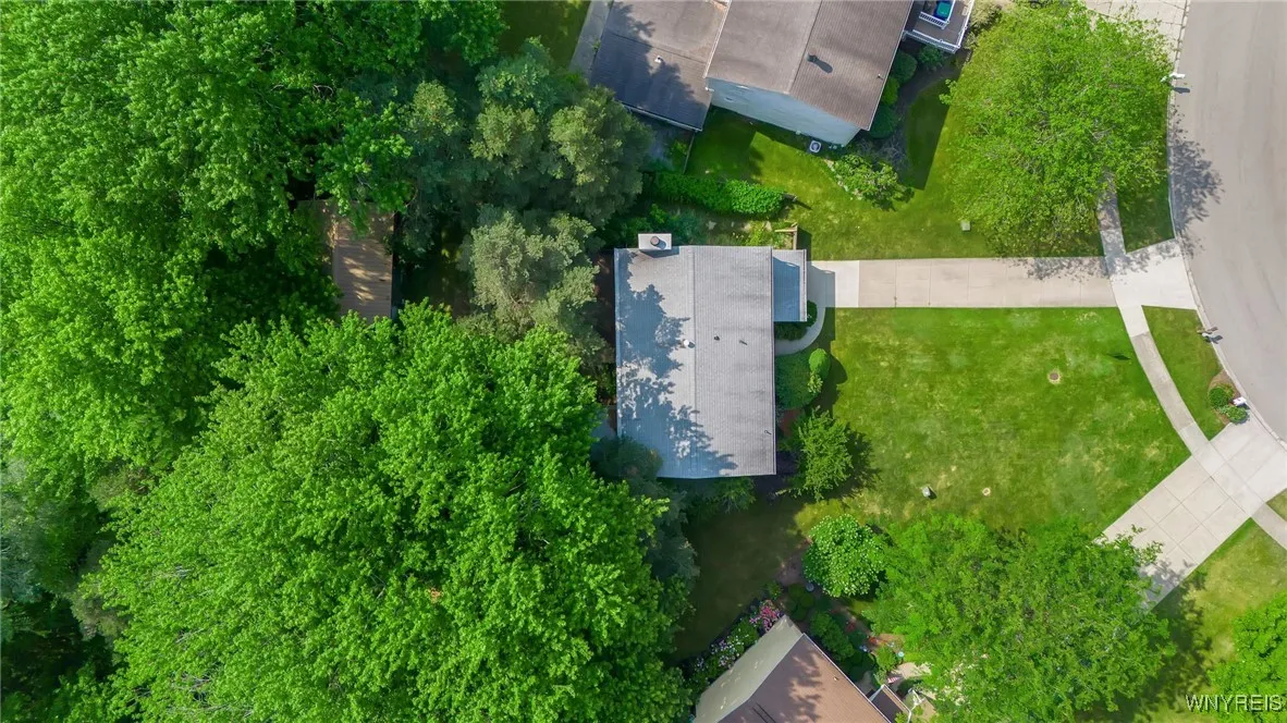 5051 Overlook Point, Hamburg, New York 14075, Hamburg, New York 14075, 4 Bedrooms Bedrooms, 10 Rooms Rooms,2 BathroomsBathrooms,Residential,For Sale,5051 Overlook Point, Hamburg, New York 14075,B1606731