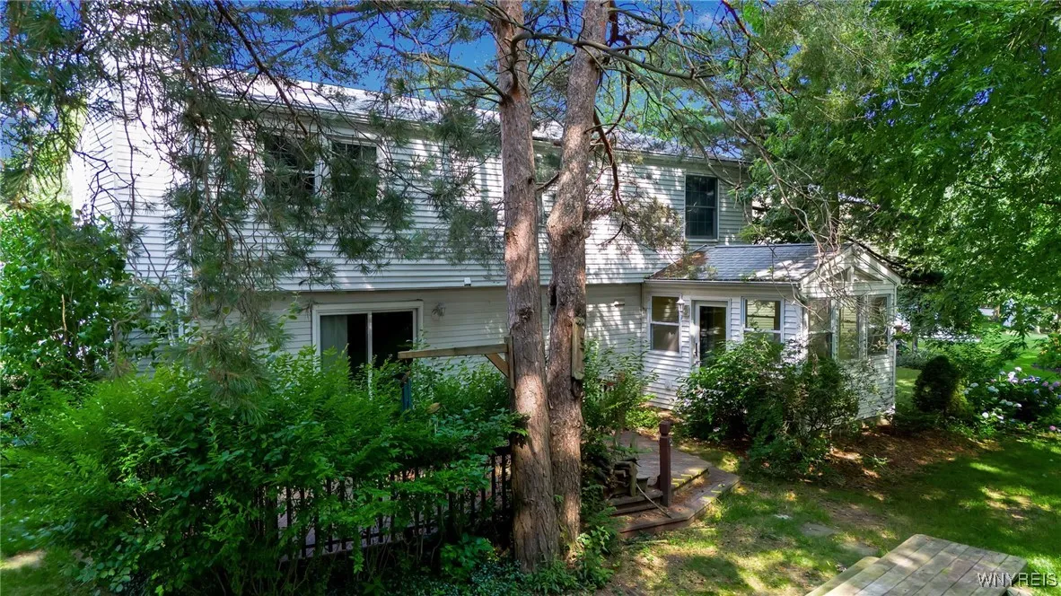 5051 Overlook Point, Hamburg, New York 14075, Hamburg, New York 14075, 4 Bedrooms Bedrooms, 10 Rooms Rooms,2 BathroomsBathrooms,Residential,For Sale,5051 Overlook Point, Hamburg, New York 14075,B1606731