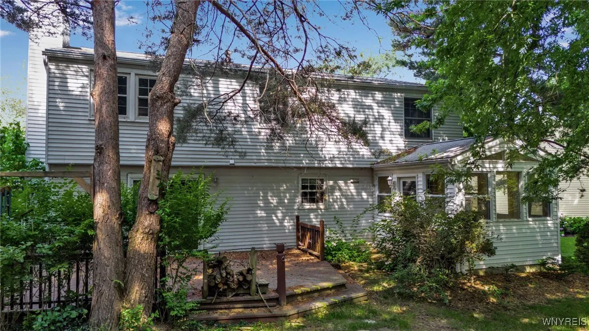 5051 Overlook Point, Hamburg, New York 14075, Hamburg, New York 14075, 4 Bedrooms Bedrooms, 10 Rooms Rooms,2 BathroomsBathrooms,Residential,For Sale,5051 Overlook Point, Hamburg, New York 14075,B1606731