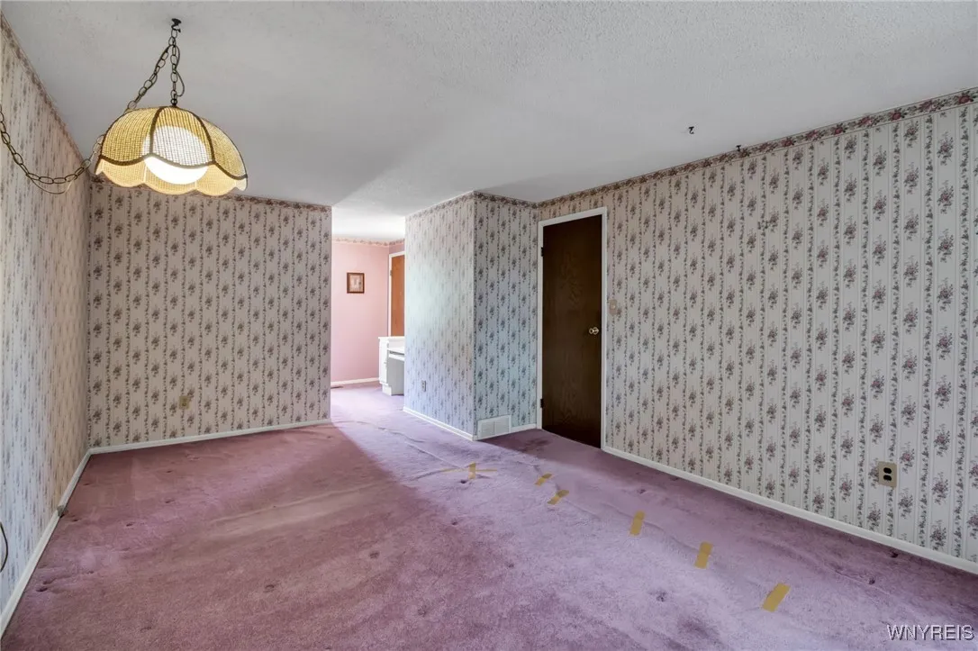 5051 Overlook Point, Hamburg, New York 14075, Hamburg, New York 14075, 4 Bedrooms Bedrooms, 10 Rooms Rooms,2 BathroomsBathrooms,Residential,For Sale,5051 Overlook Point, Hamburg, New York 14075,B1606731