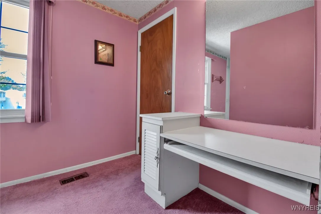 5051 Overlook Point, Hamburg, New York 14075, Hamburg, New York 14075, 4 Bedrooms Bedrooms, 10 Rooms Rooms,2 BathroomsBathrooms,Residential,For Sale,5051 Overlook Point, Hamburg, New York 14075,B1606731