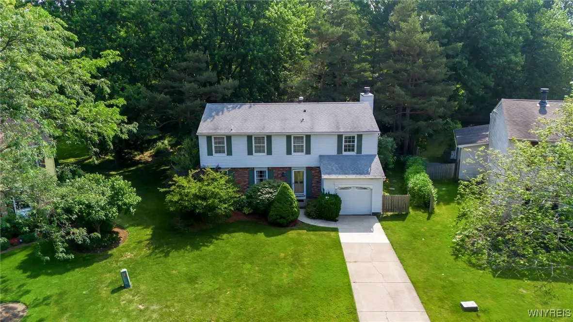 5051 Overlook Point, Hamburg, New York 14075, Hamburg, New York 14075, 4 Bedrooms Bedrooms, 10 Rooms Rooms,2 BathroomsBathrooms,Residential,For Sale,5051 Overlook Point, Hamburg, New York 14075,B1606731