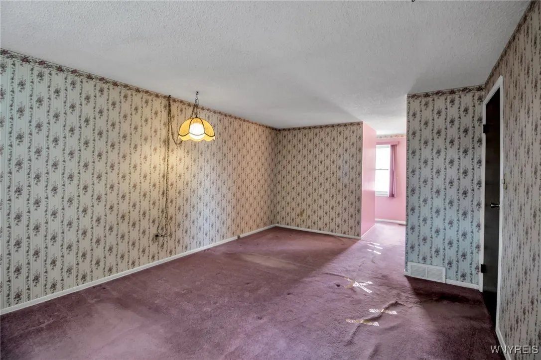 5051 Overlook Point, Hamburg, New York 14075, Hamburg, New York 14075, 4 Bedrooms Bedrooms, 10 Rooms Rooms,2 BathroomsBathrooms,Residential,For Sale,5051 Overlook Point, Hamburg, New York 14075,B1606731