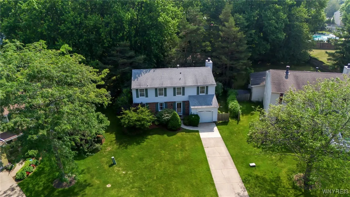 5051 Overlook Point, Hamburg, New York 14075, Hamburg, New York 14075, 4 Bedrooms Bedrooms, 10 Rooms Rooms,2 BathroomsBathrooms,Residential,For Sale,5051 Overlook Point, Hamburg, New York 14075,B1606731