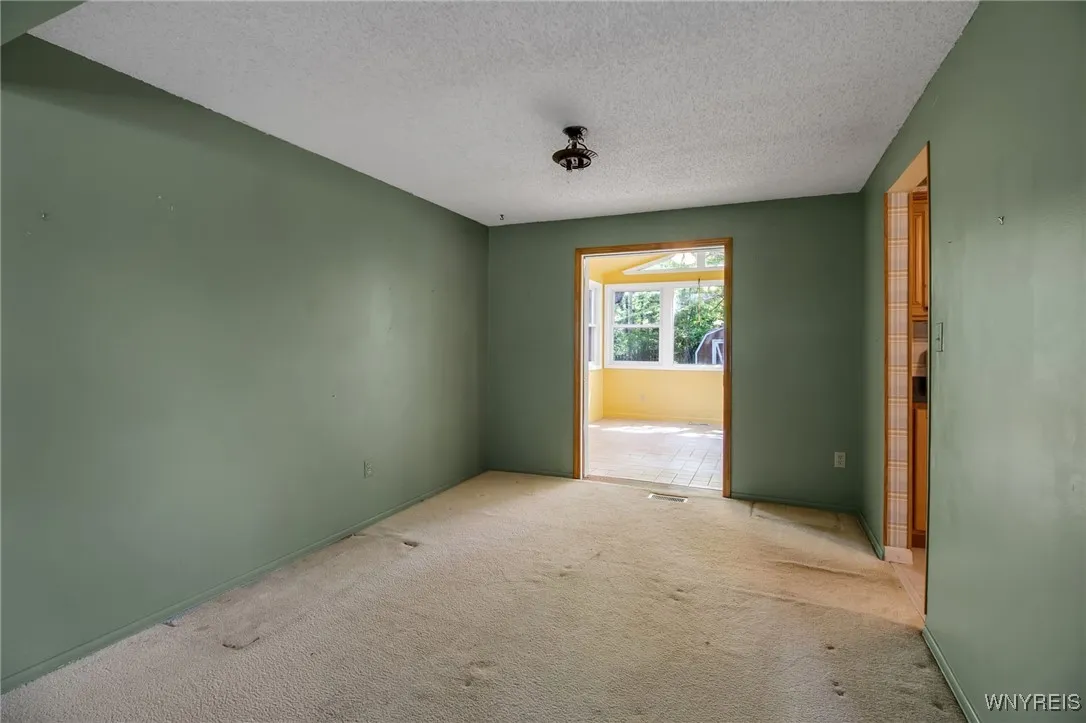 5051 Overlook Point, Hamburg, New York 14075, Hamburg, New York 14075, 4 Bedrooms Bedrooms, 10 Rooms Rooms,2 BathroomsBathrooms,Residential,For Sale,5051 Overlook Point, Hamburg, New York 14075,B1606731