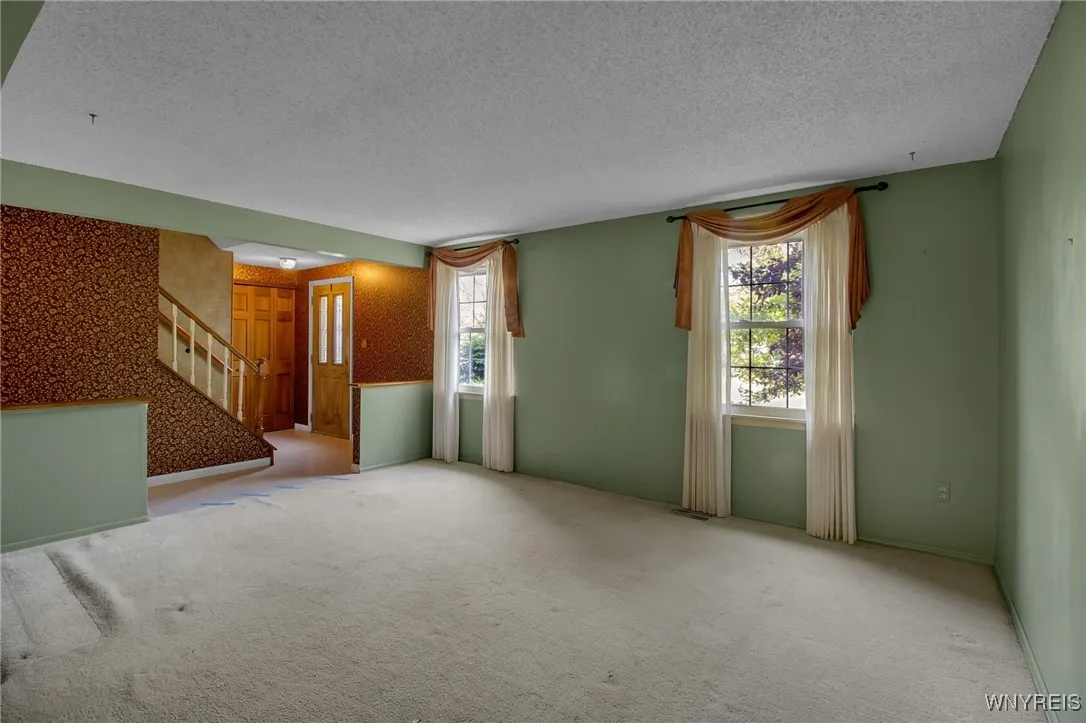 5051 Overlook Point, Hamburg, New York 14075, Hamburg, New York 14075, 4 Bedrooms Bedrooms, 10 Rooms Rooms,2 BathroomsBathrooms,Residential,For Sale,5051 Overlook Point, Hamburg, New York 14075,B1606731