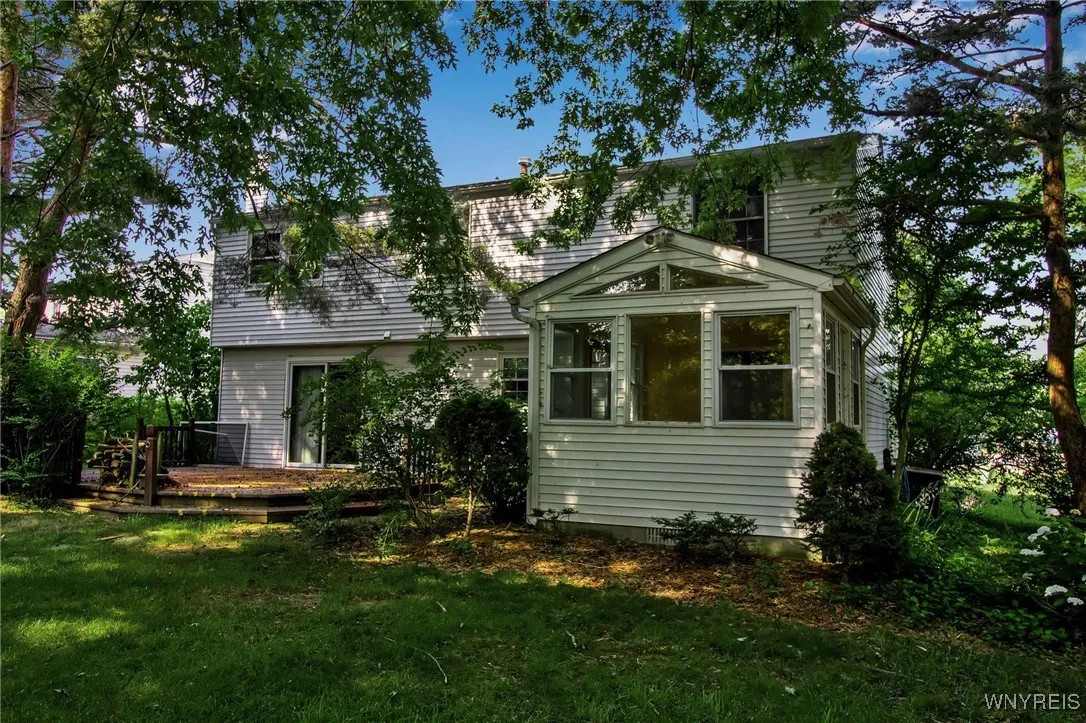 5051 Overlook Point, Hamburg, New York 14075, Hamburg, New York 14075, 4 Bedrooms Bedrooms, 10 Rooms Rooms,2 BathroomsBathrooms,Residential,For Sale,5051 Overlook Point, Hamburg, New York 14075,B1606731