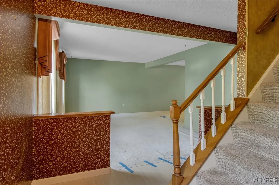 5051 Overlook Point, Hamburg, New York 14075, Hamburg, New York 14075, 4 Bedrooms Bedrooms, 10 Rooms Rooms,2 BathroomsBathrooms,Residential,For Sale,5051 Overlook Point, Hamburg, New York 14075,B1606731
