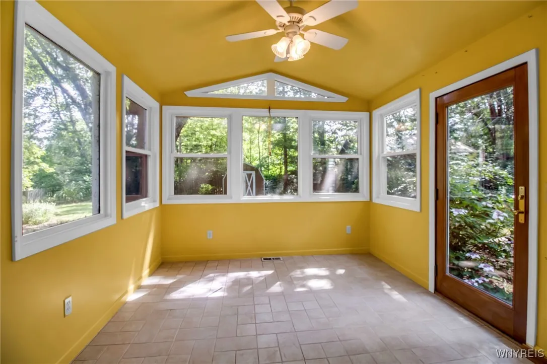 5051 Overlook Point, Hamburg, New York 14075, Hamburg, New York 14075, 4 Bedrooms Bedrooms, 10 Rooms Rooms,2 BathroomsBathrooms,Residential,For Sale,5051 Overlook Point, Hamburg, New York 14075,B1606731